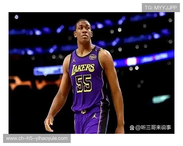 湖人教练组尝试新中锋组合检验戴维斯四号位适配性